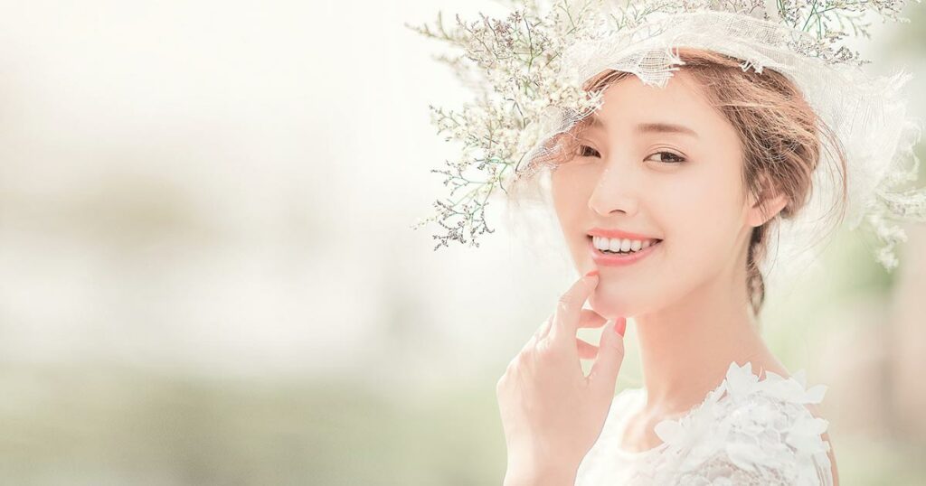 Immer mehr koreanische Hochzeiten sind heutzutage westlich geprägt. Das fängt bei den Outfits an und endet bei den Locations.