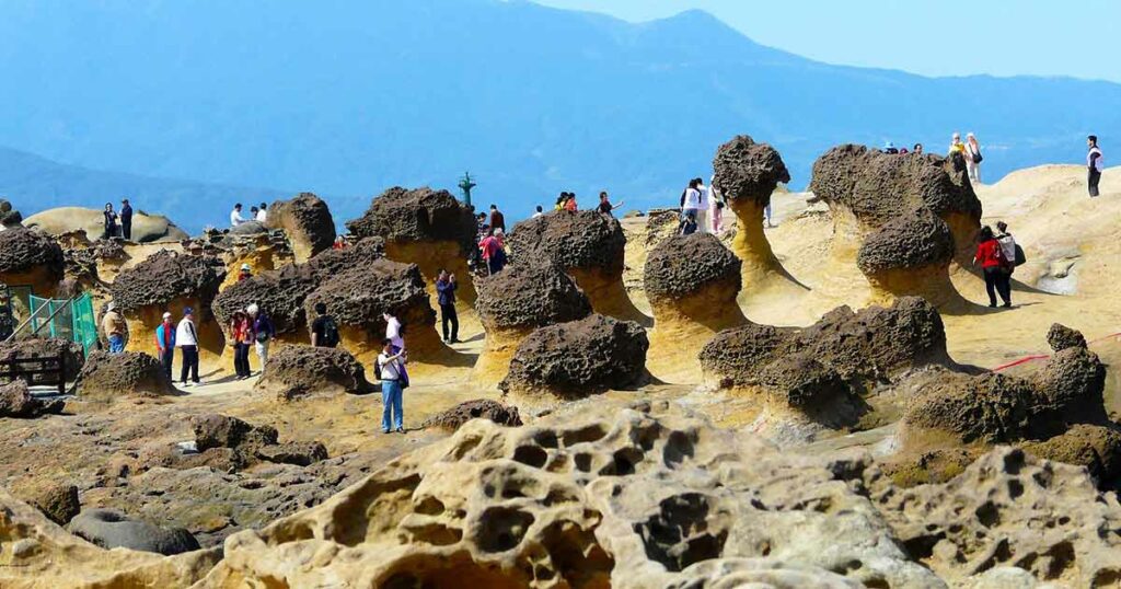 Der Yehliu-Geopark ist für seine eigenartigen Felsformationen bekannt. Diese sind in Millionen von Jahren entstanden.